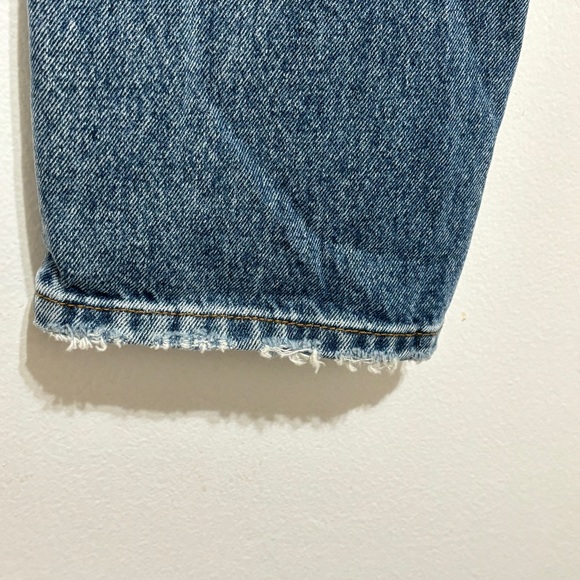 TNR High Rise Crop The Mom Jean Sz 30 Distressed Blue - Picture 5 of 8